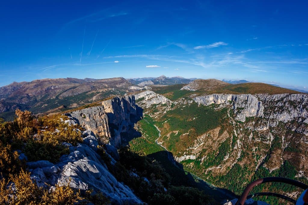 Вид со смотровой на Критской дороге