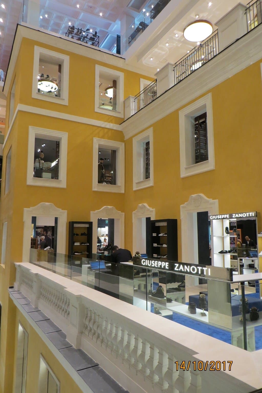 Up Sunset Bar at La Rinascente