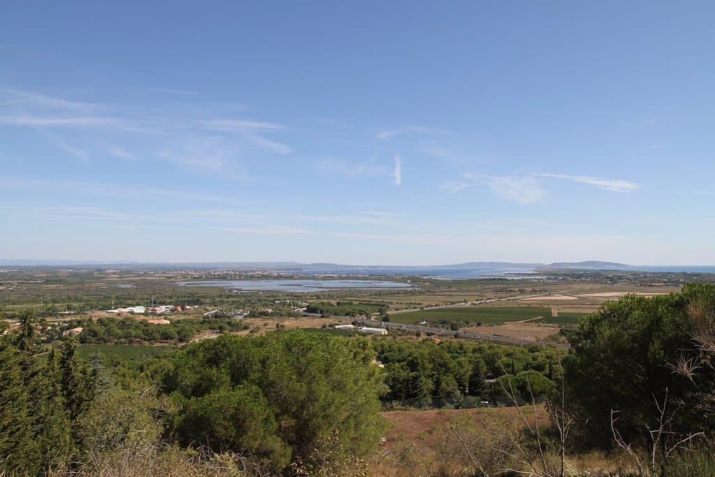 mont saint loup ballade promenade à pied agde vue sur sete au loin