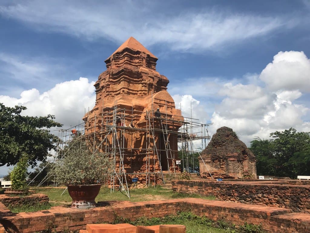 Po Sah Inu Cham Towers
