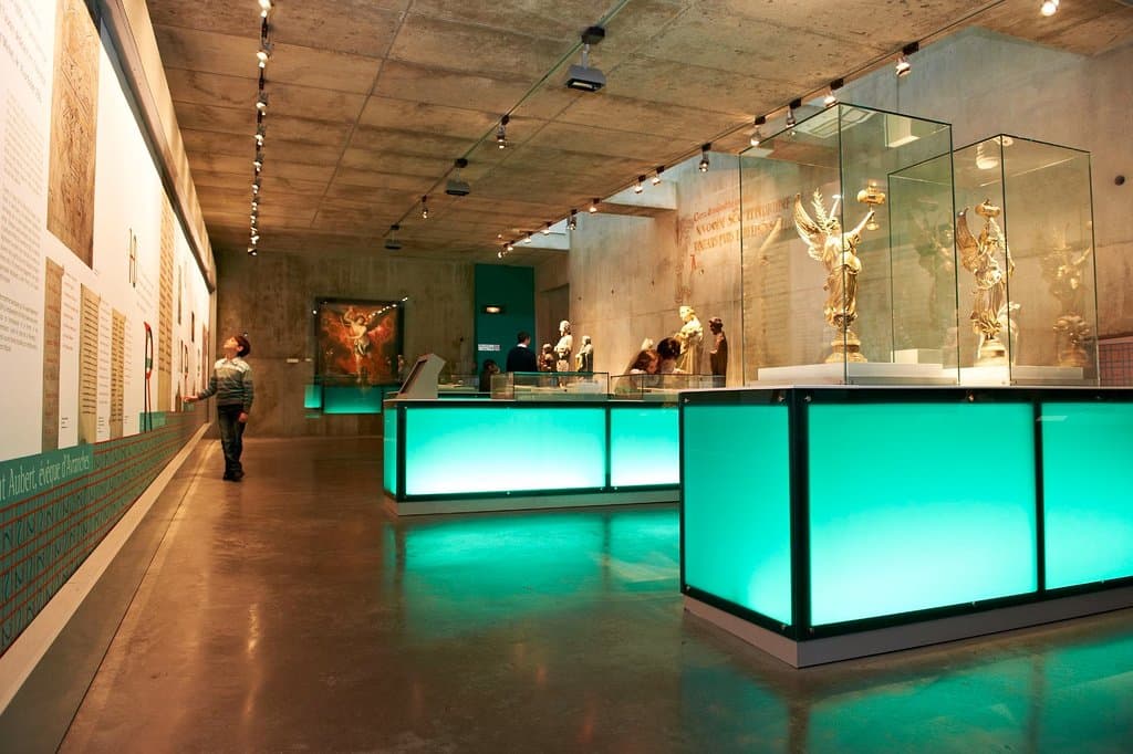 Salle dédiée à saint Michel, saint Aubert et au pèlerinage