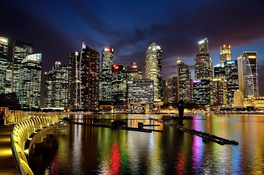 Walk along Marina Bay Waterfront Promenade