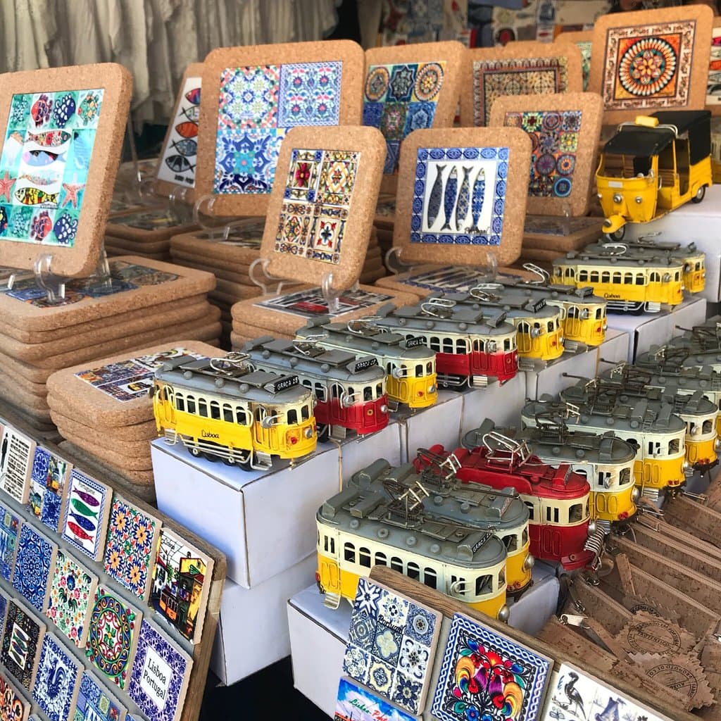 Feira da Ladra Lisbon