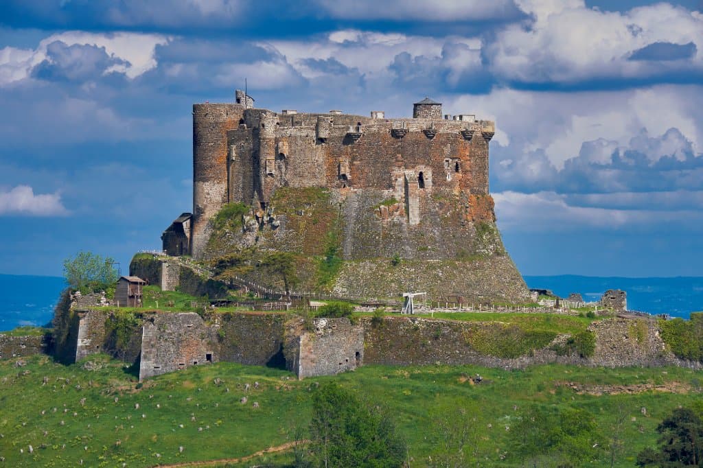 Vue du château de Murol. Crédit photo: JB Rabouan
