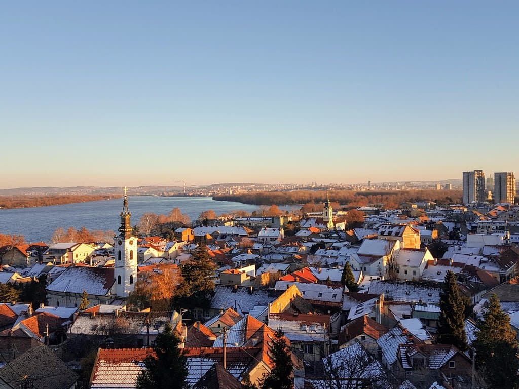 вид от подножья Tower of Sibinjanin Janko
