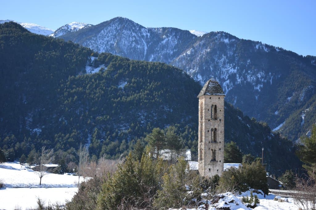 Iglesia de Sant Miquel d'Engolasters y su entorno
