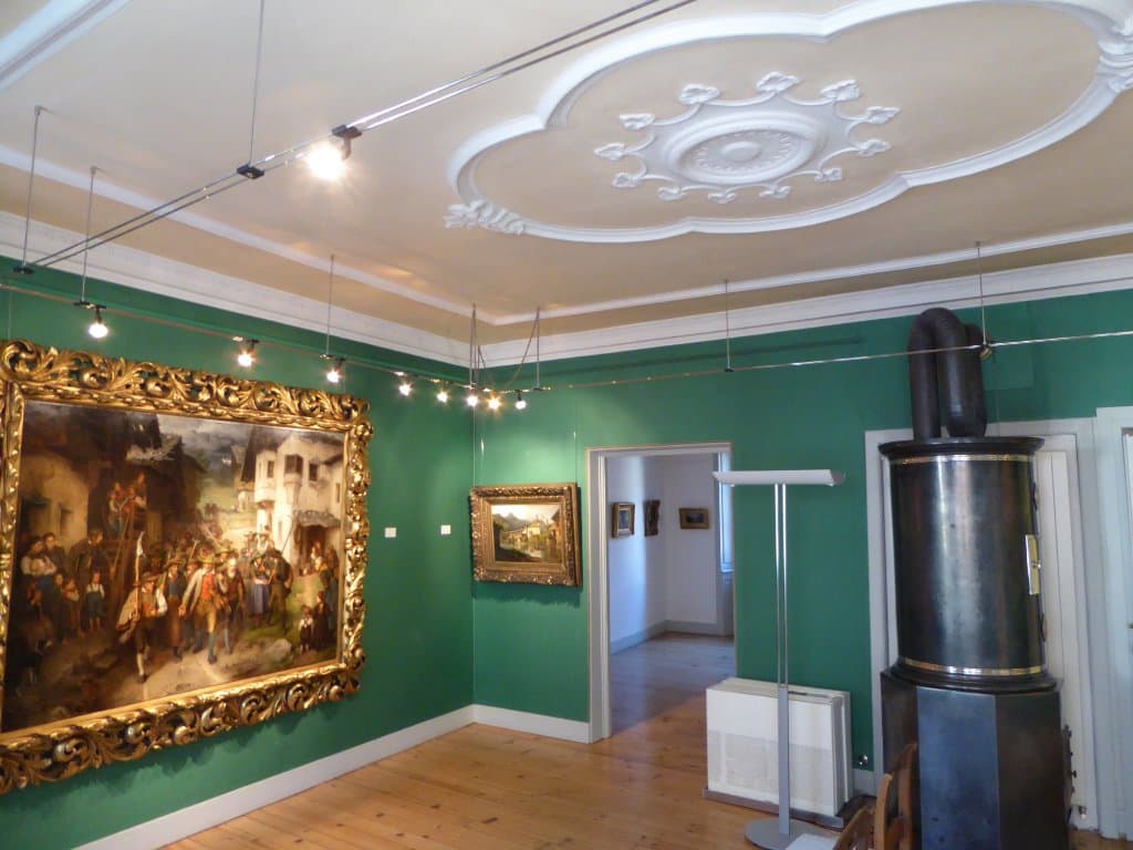 Tableaux romantiques, plafond et poêle