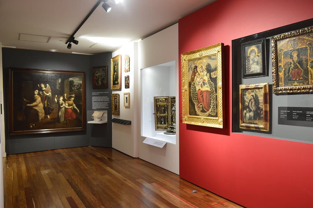 Sala 1: “La imagen colonial: entre el miedo, la salvación y la naturaleza de un territorio vacío