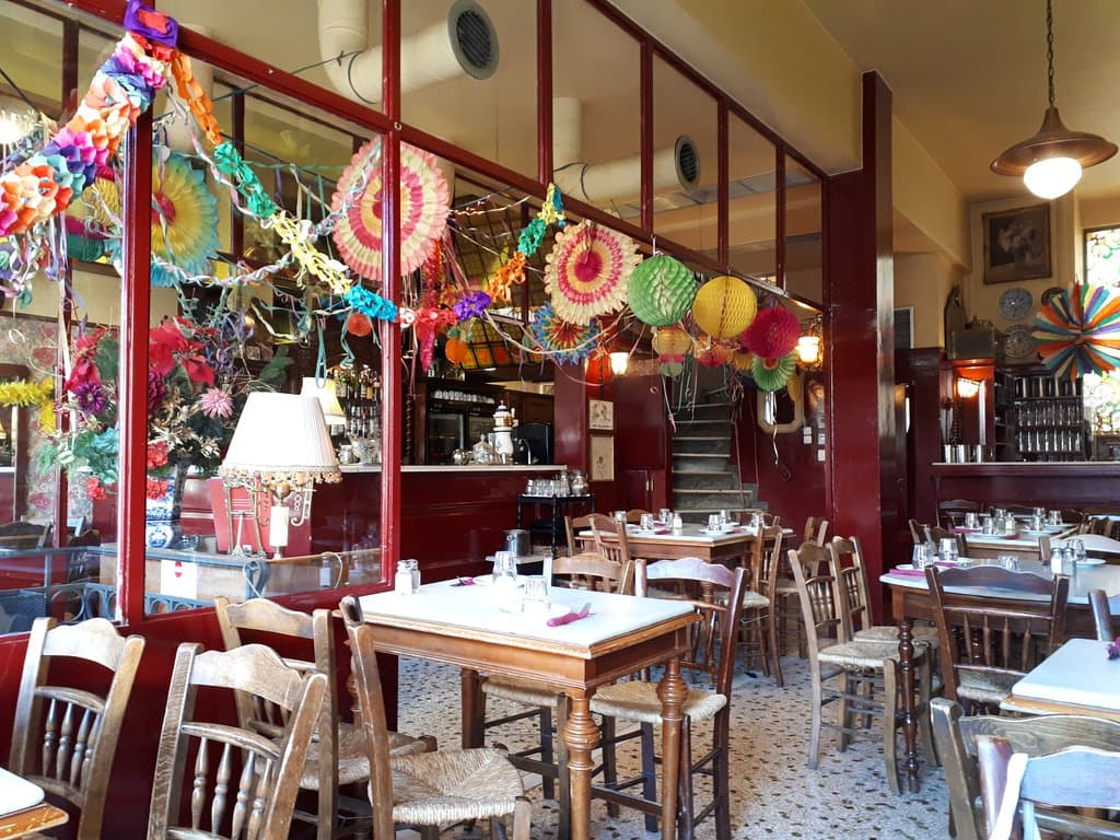 bit quirky/tacky interior