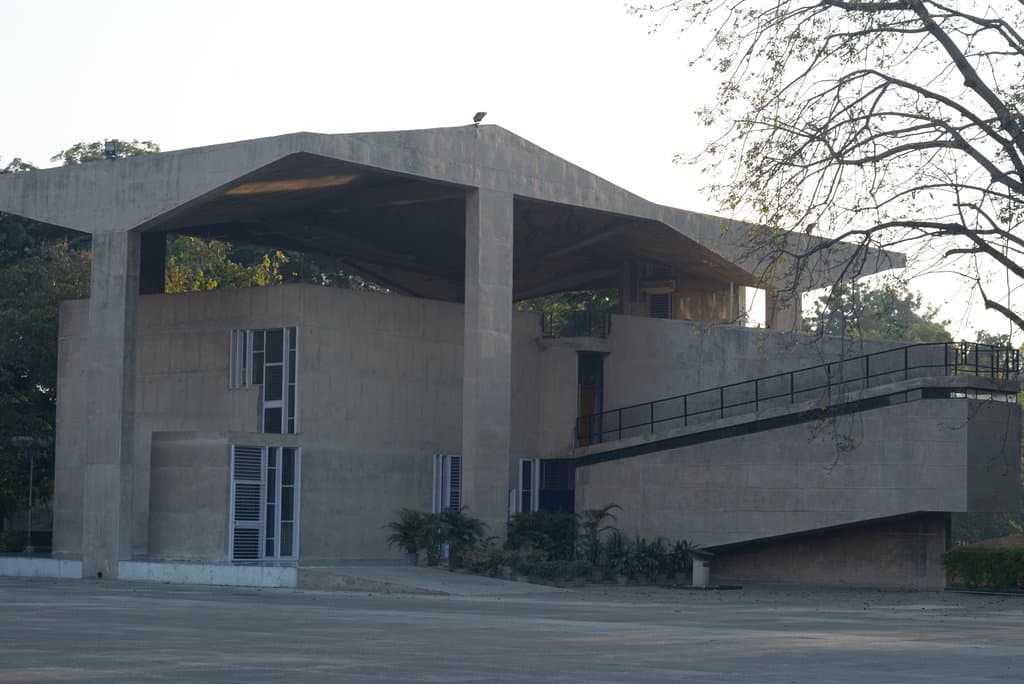 The sculptural building of the Architecture Museum is based on the Pavillion by Corbusier