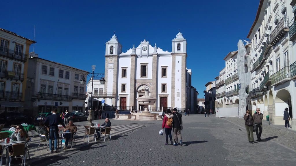 Praça do Giraldo Évora