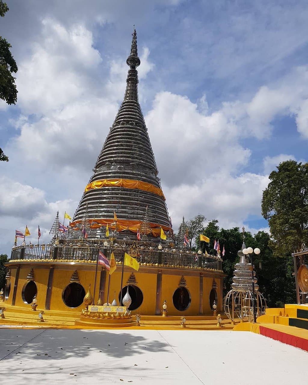 Phra Maha Chedi Tripob Trimongkol