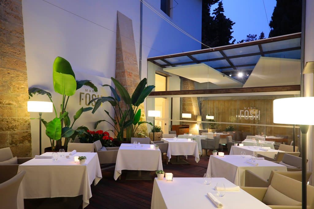 interior courtyard at Marc Fosh restaurant