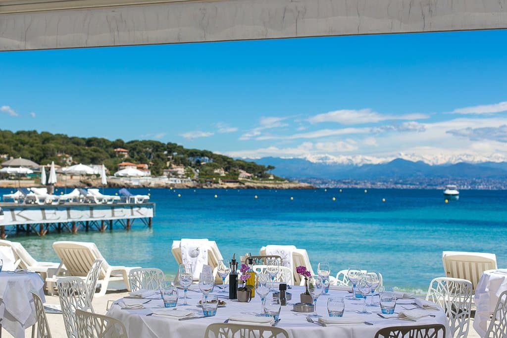 Vue magnifique sur la plage de la Garoupe