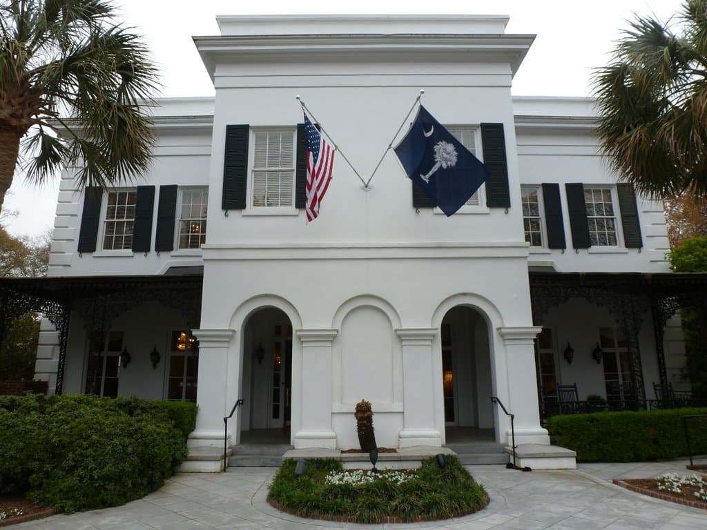 The entrance to the Mansion