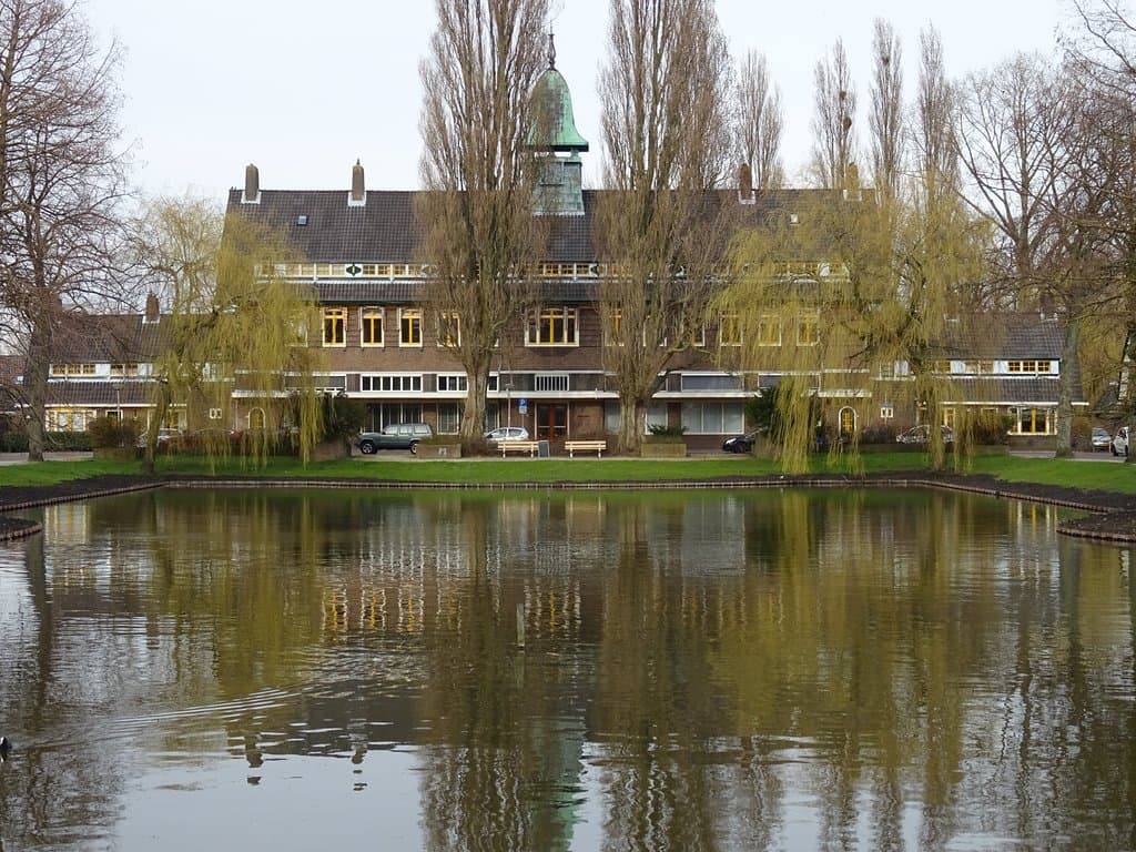 "Agnetapark Delft;Nieuwe Park rond vijver uit 1925-1929"