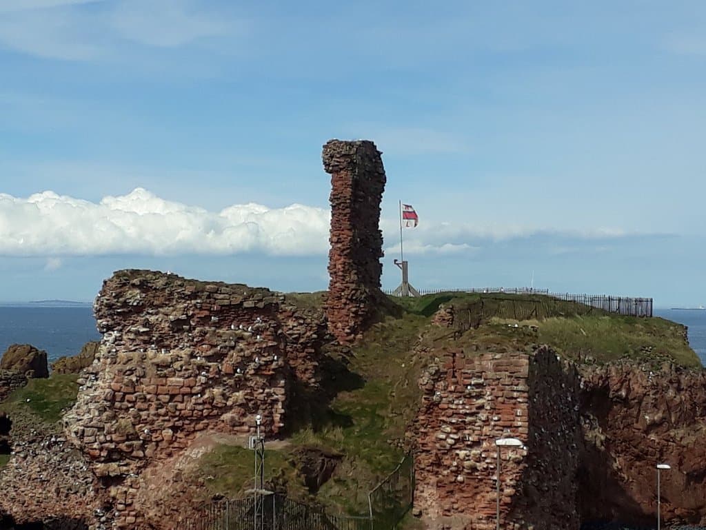 Dunbar Castle (2025) – Best of TikTok, Instagram \u0026 Reddit Travel Guide, image size:1024x769