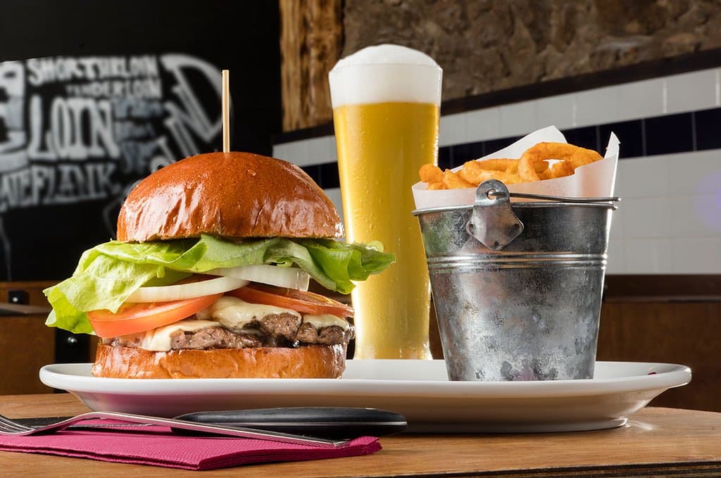 Deluxe Cheeseburger & Big Sissy Lager