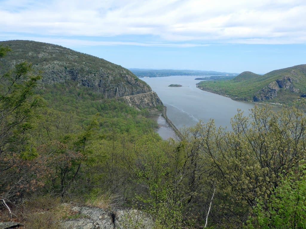Looking at Storm King from North Ridge and north along Hudson River