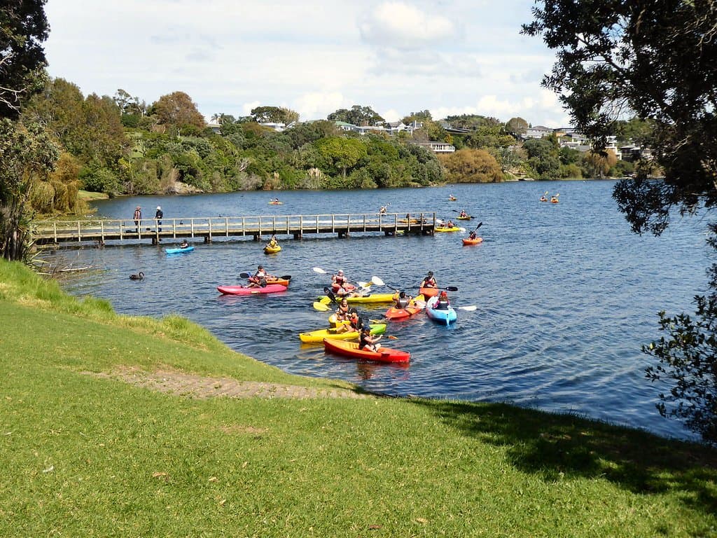 Lake Pupuke has a handy jetty for recreation