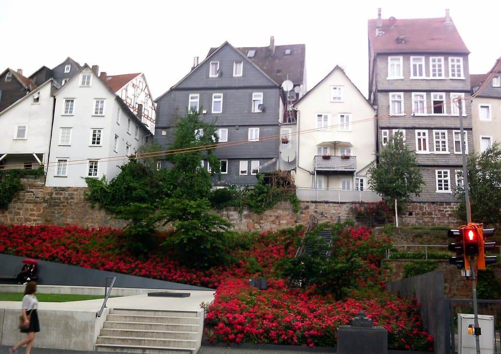 Der Garten des Gedenkens ist eine jüdische Gedenkstätte in Marburg.