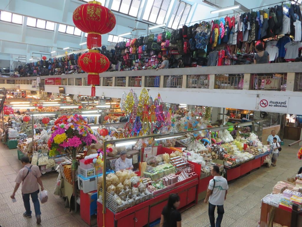 １２市場内４・２階は衣類売場