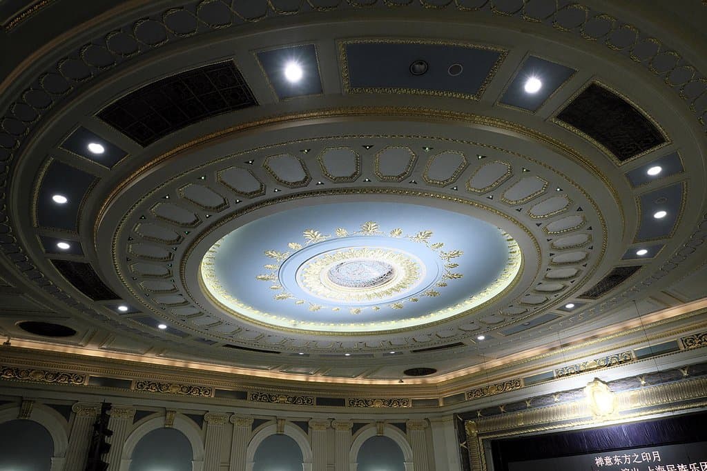 コンサートホールの天井