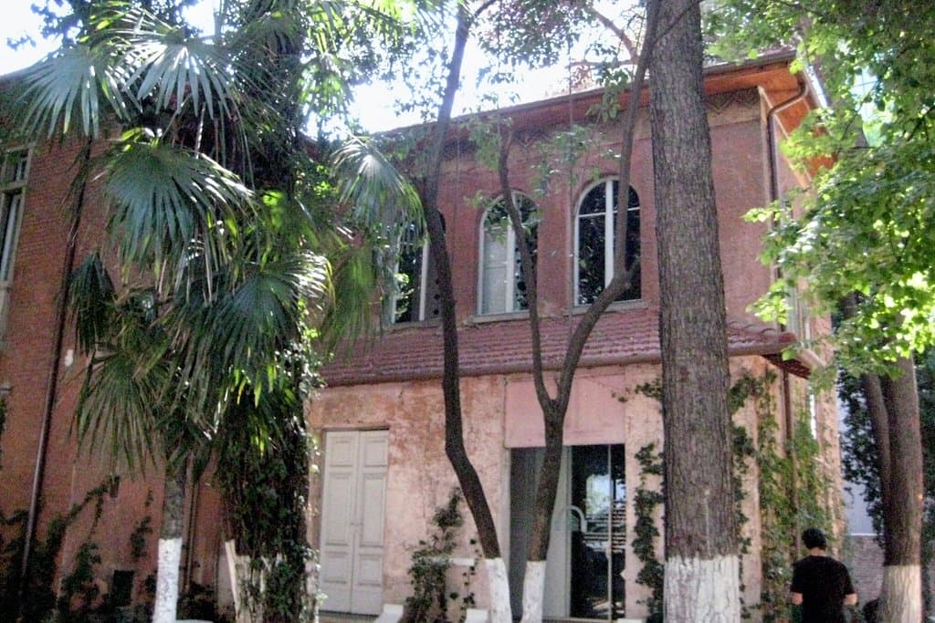 House of Leaves (Surveillance Museum)