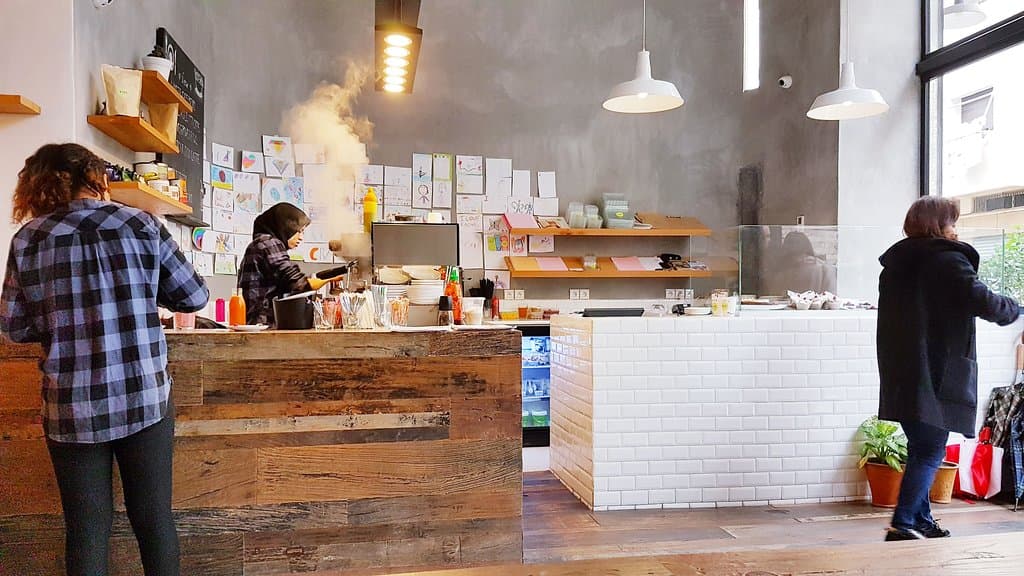 Coffee bar & cake counter