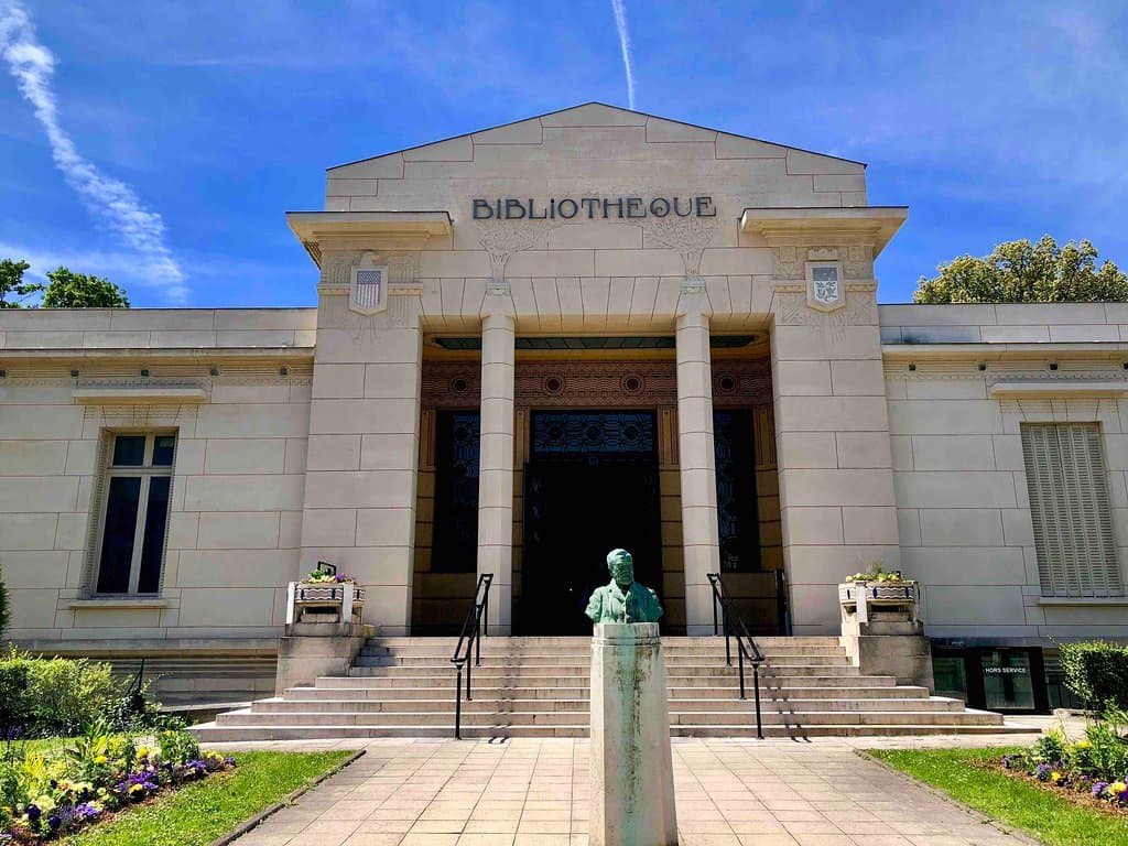 Bibliotheque Carnegie 6