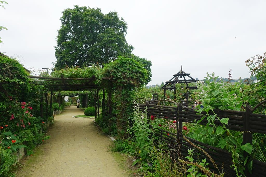 Locmaria Priory Garden