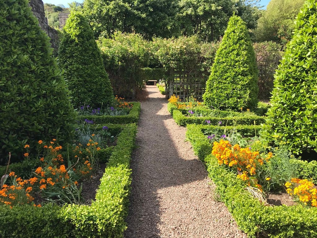 Dunbar's Close Garden