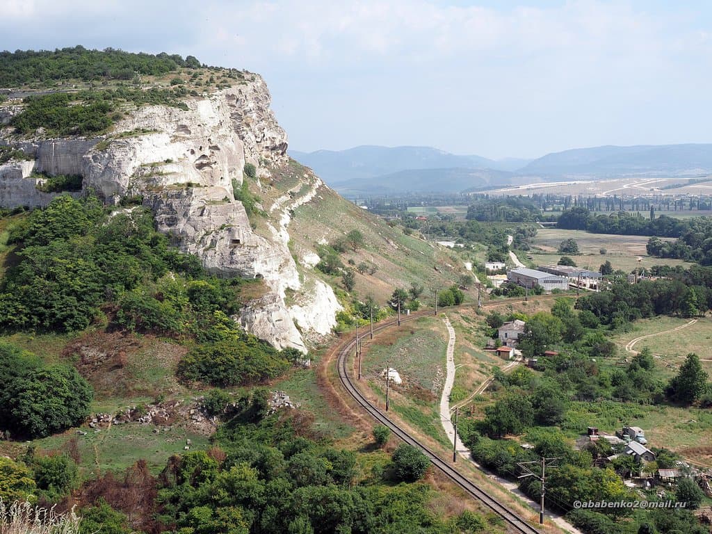 Рядом с крепостью