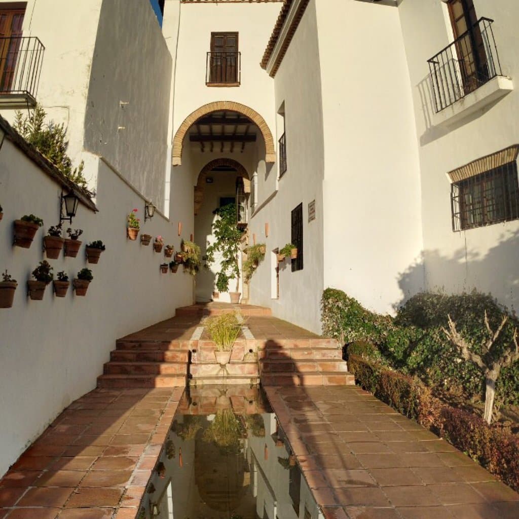 Palacio de Mondragón Municipal Museum