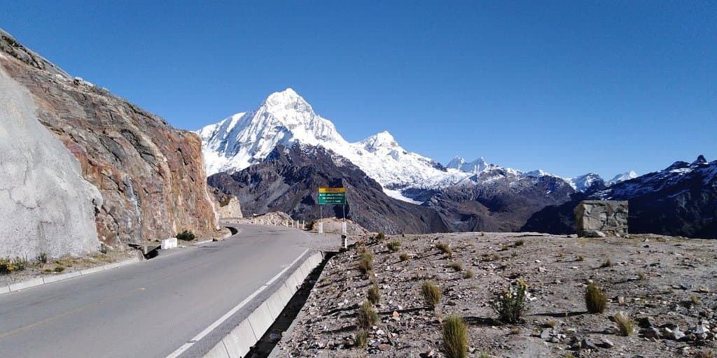 Punta Olímpica Tunnel and Mirador