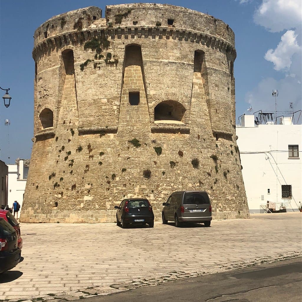 Torre e piazzetta di Salignano