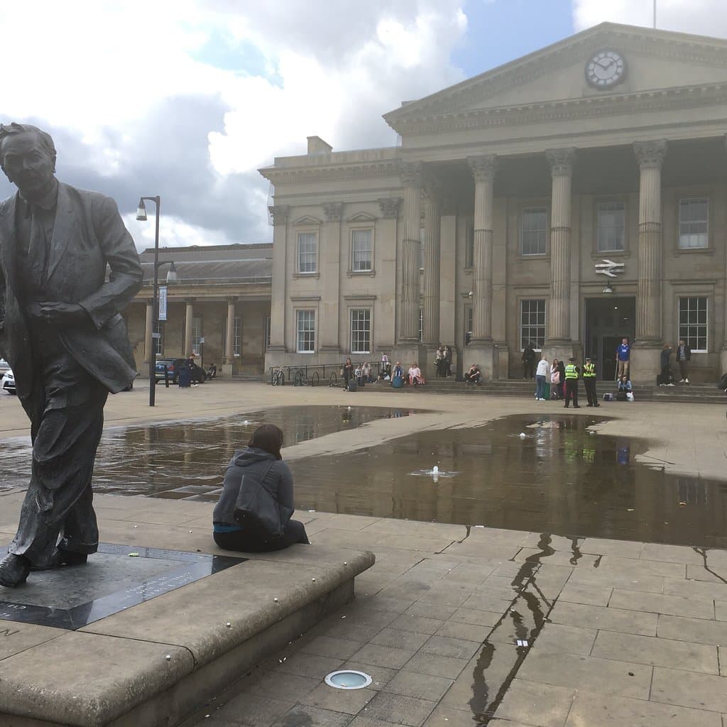 Harold Wilson Statue