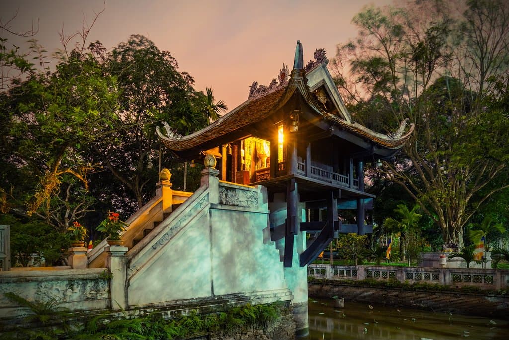 Chùa một cột - one pillar pagoda