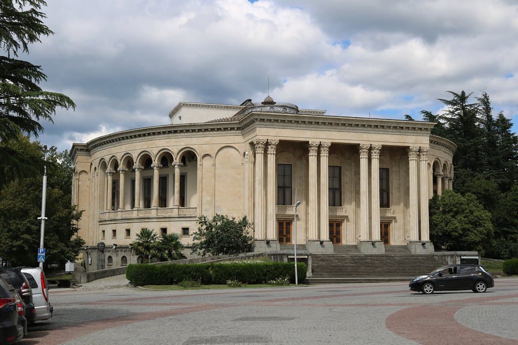 Драматический театр