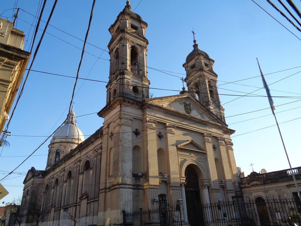 Frente de la Iglesia