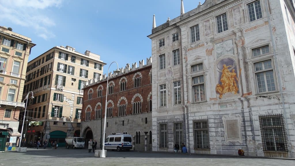 Piazza Caricamento