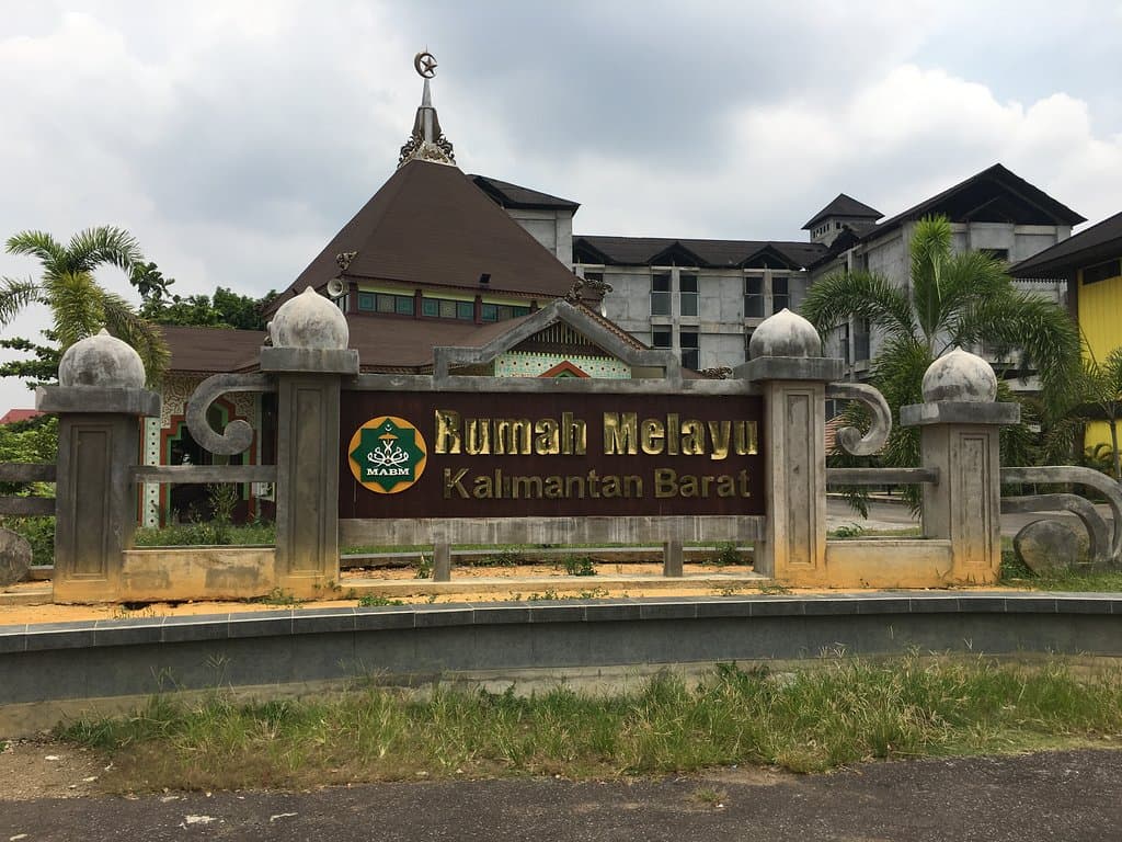 Rumah Adat Melayu