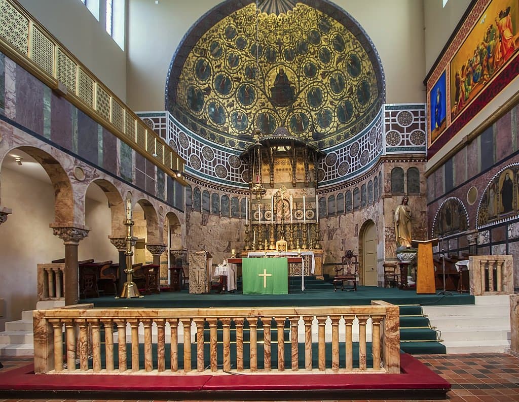 Die Newman University Church im neobyzantinischen Stil - ein Hingucker