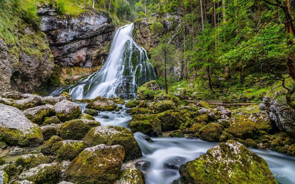Gollinger Wasserfall mit Bach