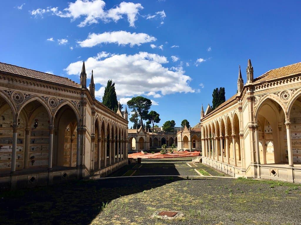 Particolare 2 del cimitero monumentale di Caltagirone.