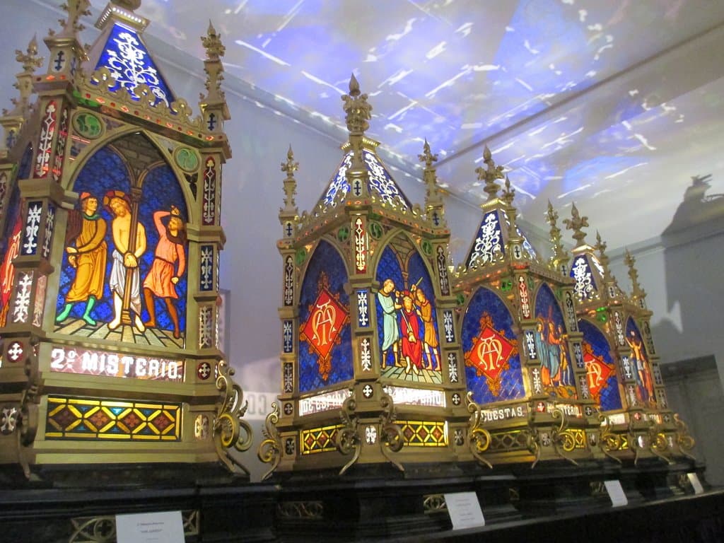 Museum of the Lanterns / Museo de los Faroles