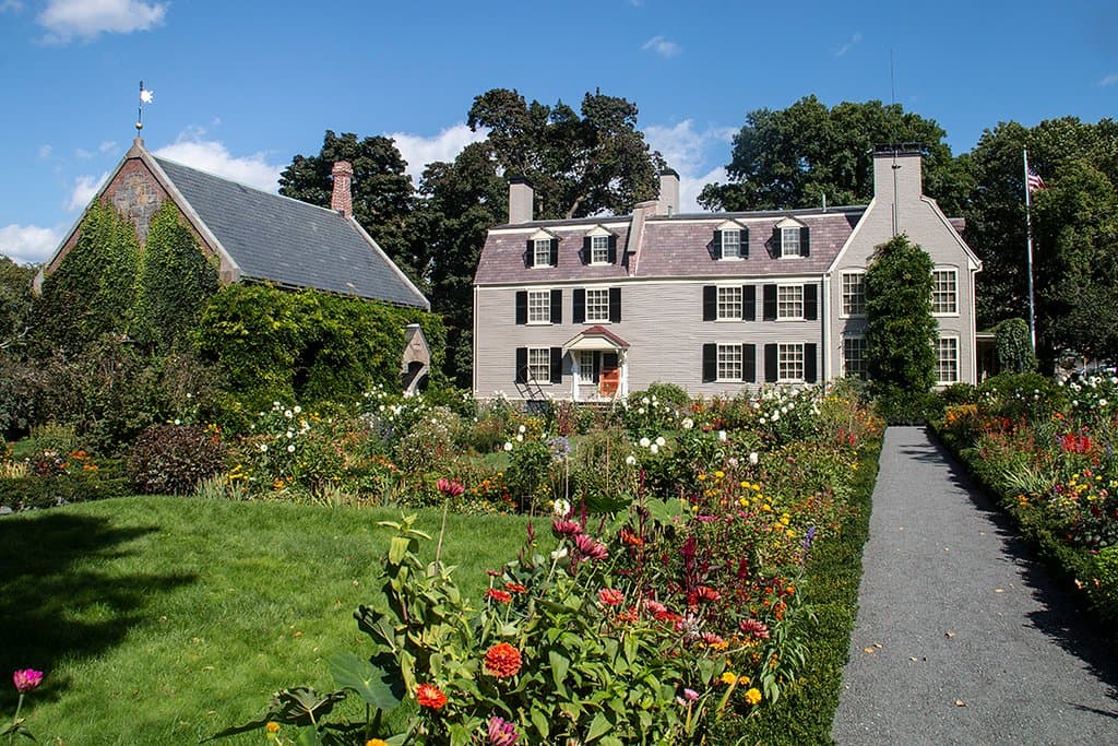 Peacefield with library to left of main house