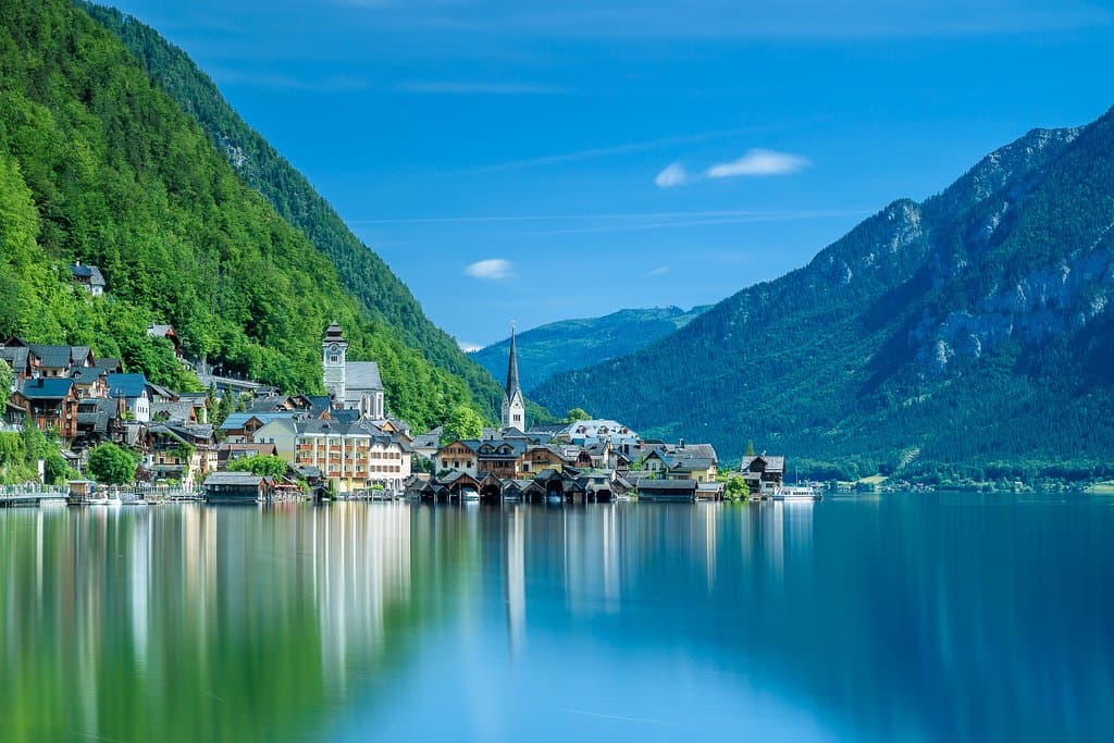  The Fairytale Lake in Hallstatt tells a story