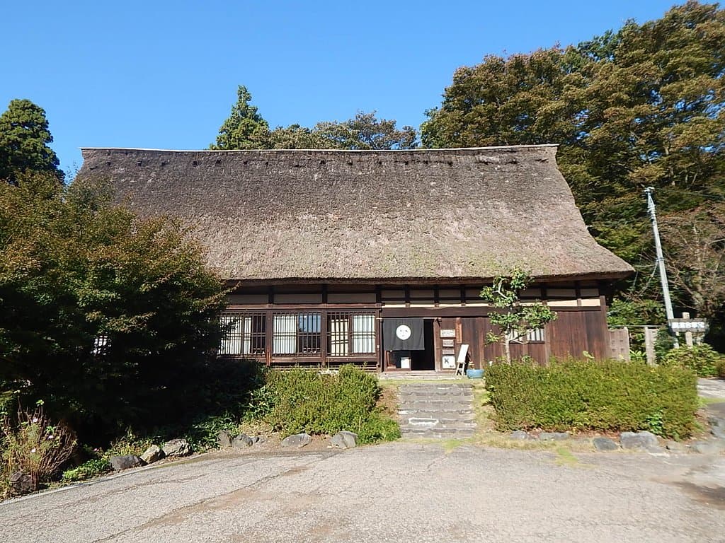 Gassho-zukuri thatched houses.