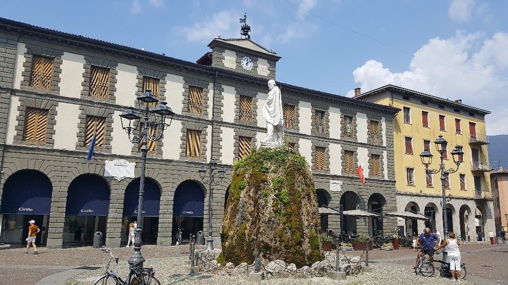 Piazza Garibaldi Iseo
